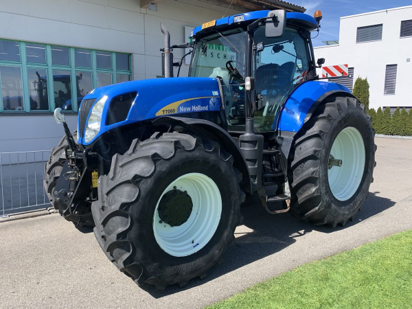 NEW HOLLAND T7060